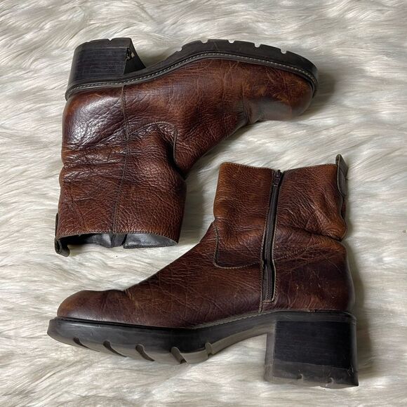 High Sierra Shoes - High Sierra 90's Chunky Heel Leather Boots in Brown | Size 7.5